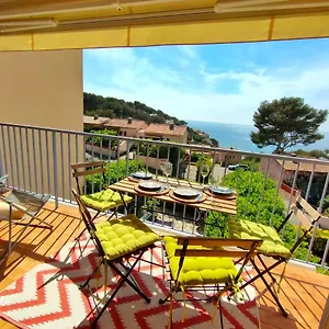 Appartement Avec Terrasse Vue Mer, Proximité Plage, Place Parking, Sanary-sur-Mer